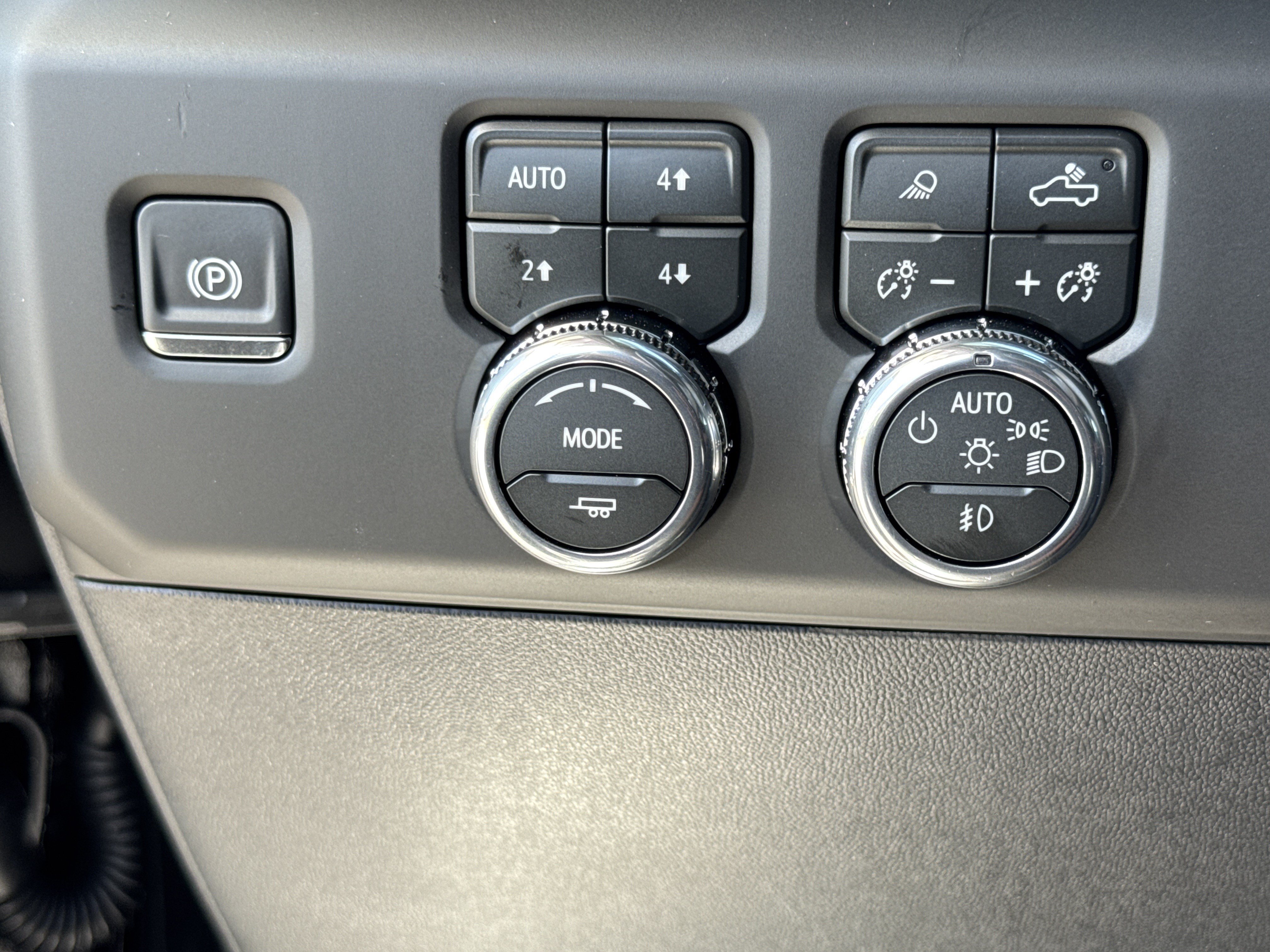 New 2026 GMC Sierra 2500 Denali Ultimate AWD/4WD image 19