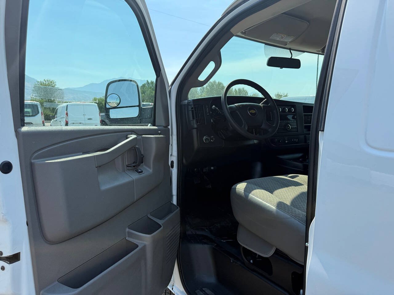 Used 2021 Chevrolet Express 2500 RWD image 14