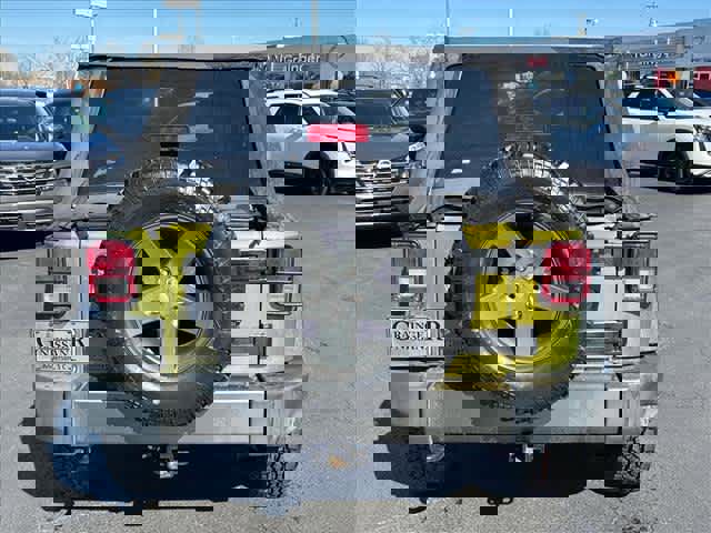 Used 2010 Jeep Wrangler Mountain image 4