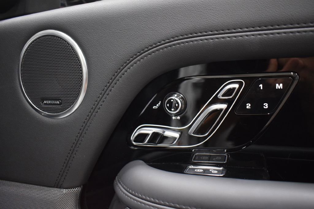Used 2019 Land Rover Range Rover HSE image 23
