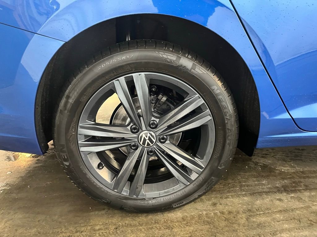 Certified 2022 Volkswagen Jetta SE image 33