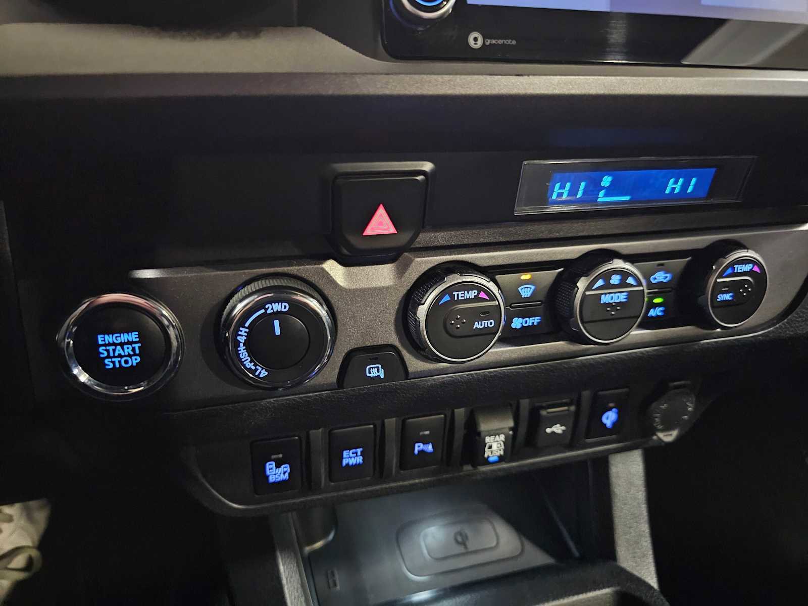 Used 2021 Toyota Tacoma TRD Sport w/ Technology Package image 19