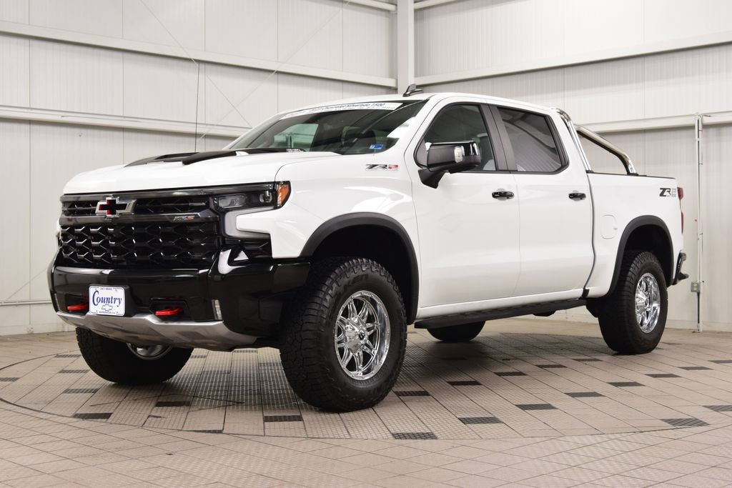 Used 2023 Chevrolet Silverado 1500 ZR2 w/ Technology Package AWD/4WD image 3