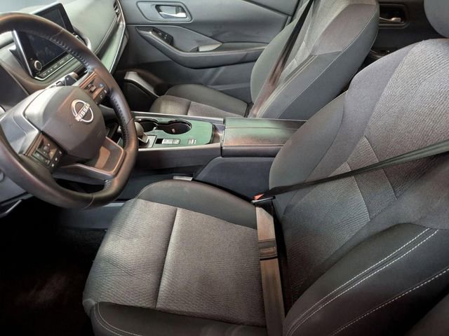Used 2025 Nissan Rogue SV FWD image 12