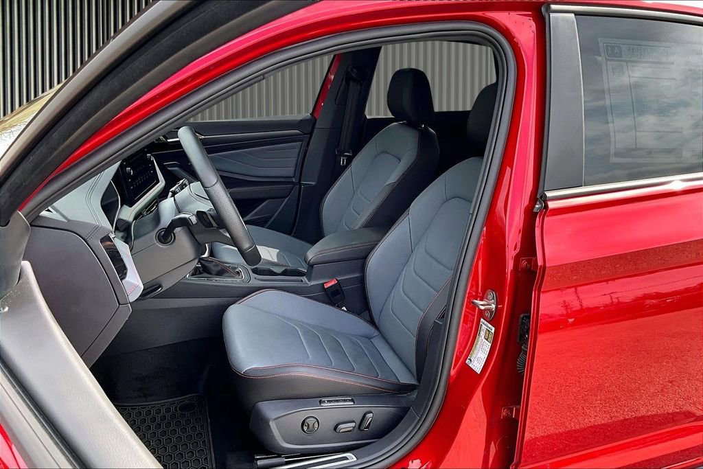 Used 2025 Volkswagen Jetta GLI Autobahn image 26