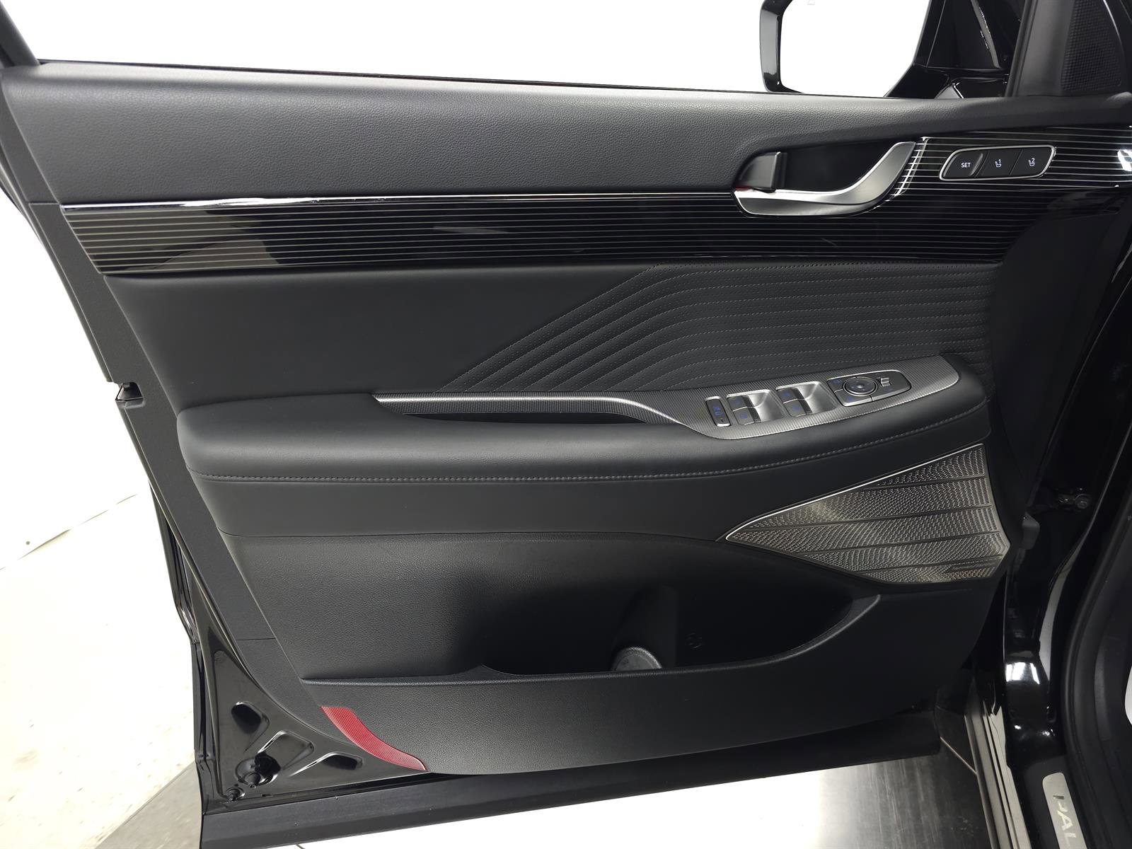 Used 2024 Hyundai Palisade Calligraphy image 14