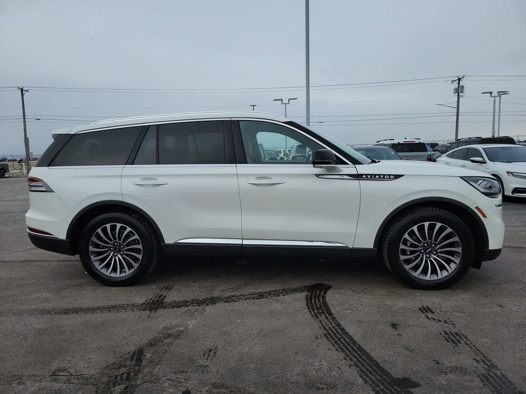 Certified 2020 Lincoln Aviator Reserve w/ Elements Package Plus image 3
