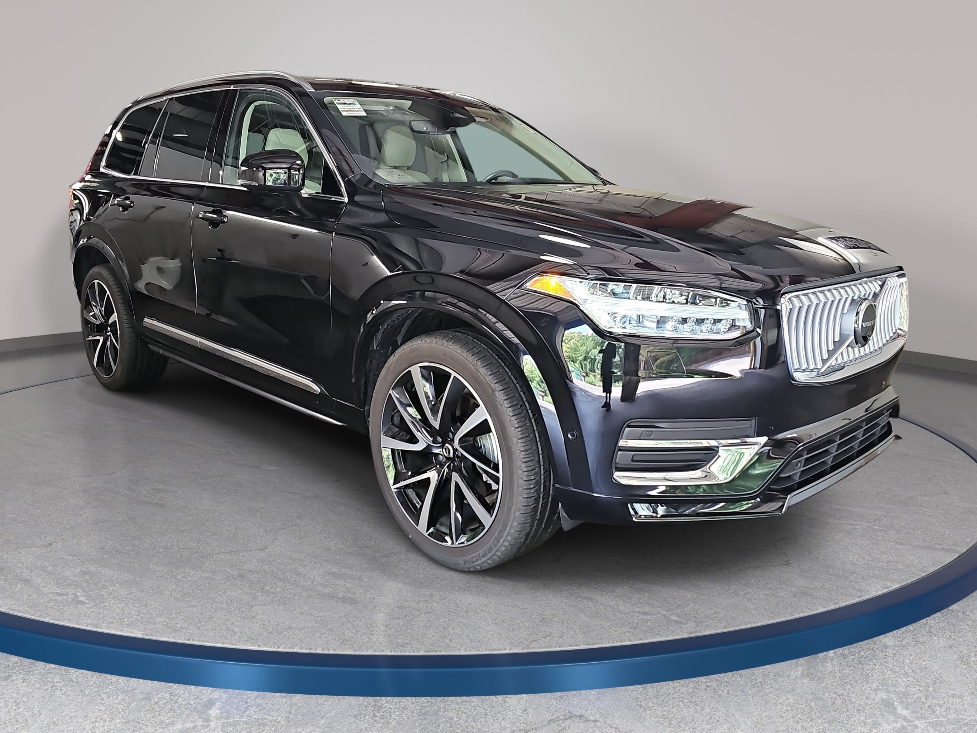 Used 2025 Volvo XC90 B6 Plus w/ Protection Package Premier AWD/4WD image 3