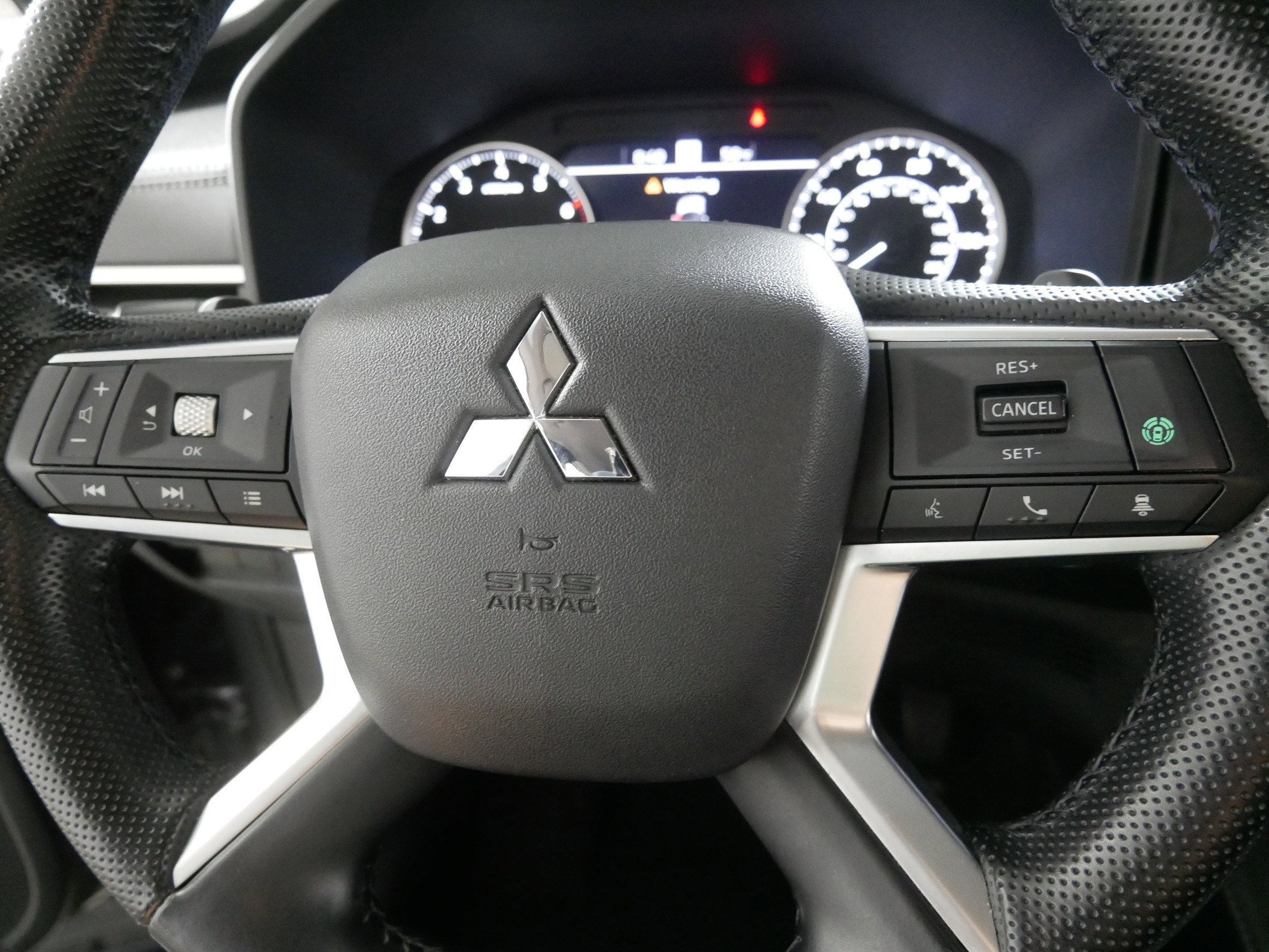 Used 2022 Mitsubishi Outlander SE image 25