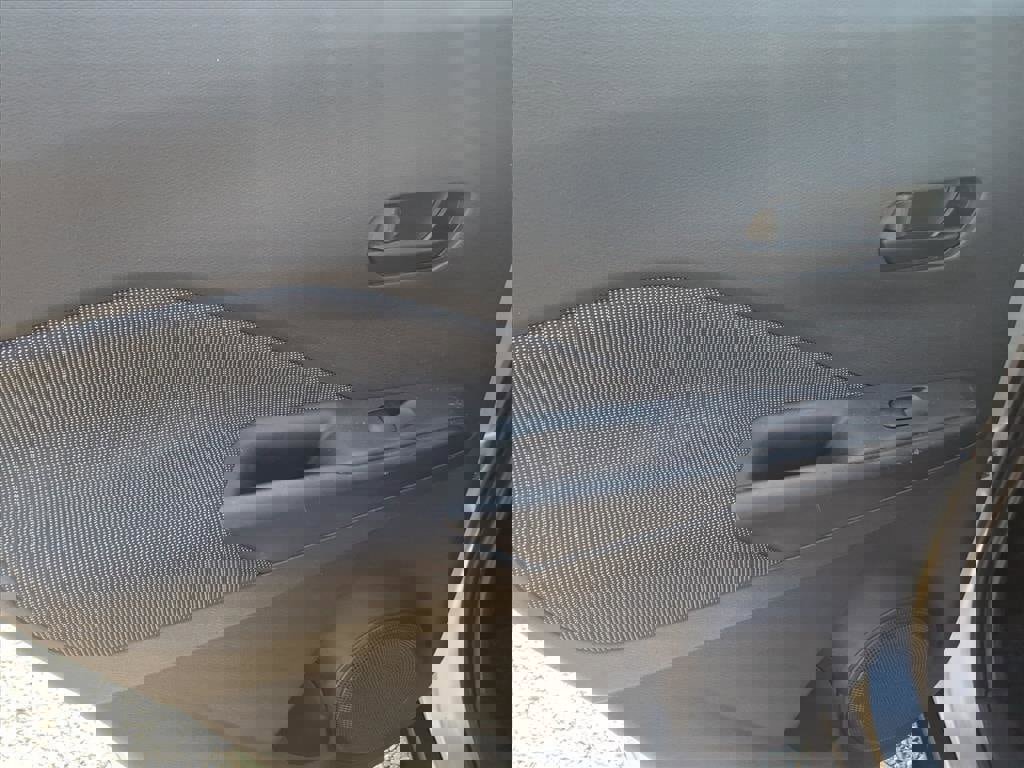 Used 2019 Nissan Kicks S image 15