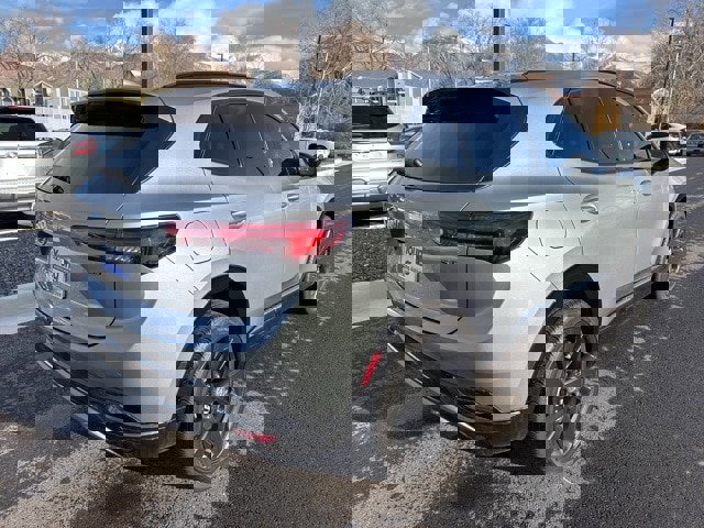 Used 2023 Buick Envision Essence w/ Technology Package I image 3