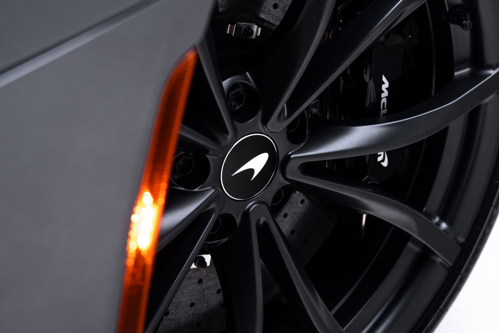 Used 2023 McLaren Artura image 25