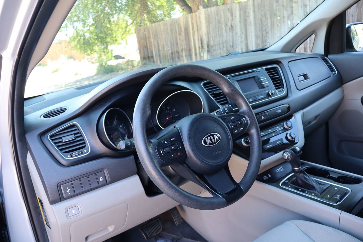 Used 2015 Kia Sedona LX w/ LX Convenience Package image 15