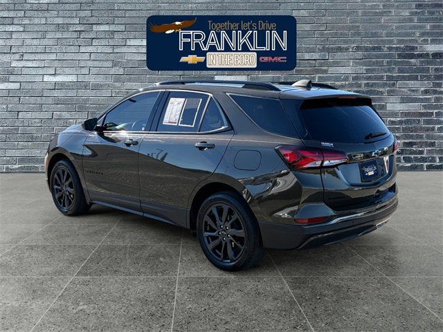 Used 2023 Chevrolet Equinox RS image 3