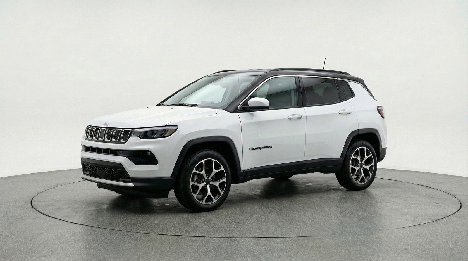 Used 2025 Jeep Compass Limited image 3