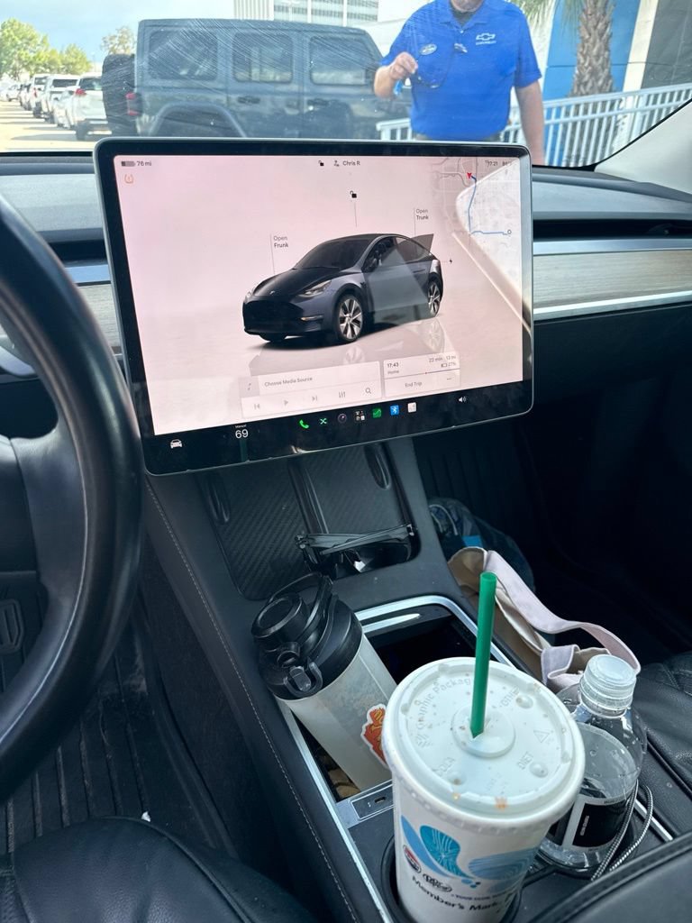 Used 2024 Tesla Model Y Long Range RWD image 11
