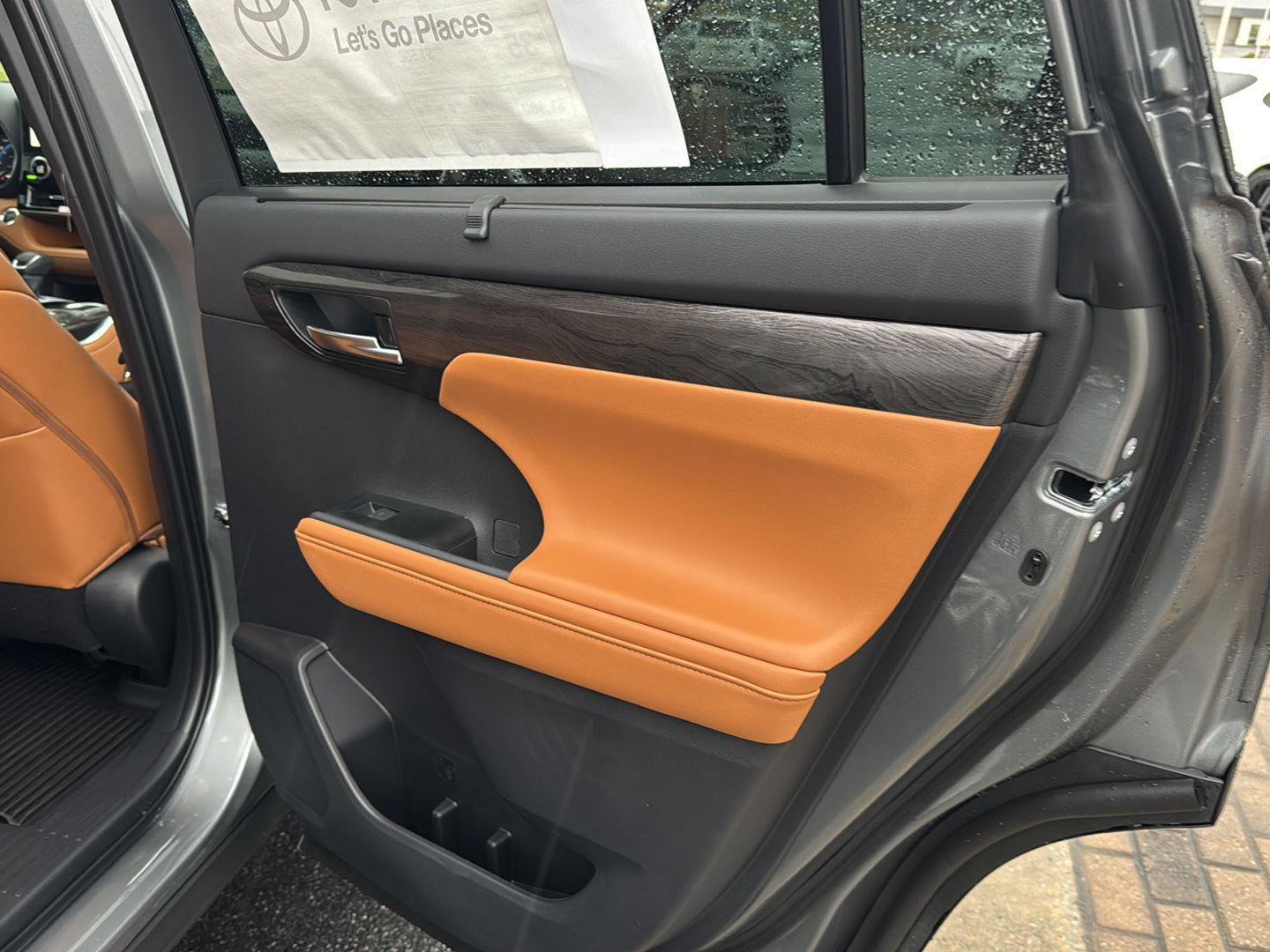 New 2026 Toyota Highlander Platinum image 13