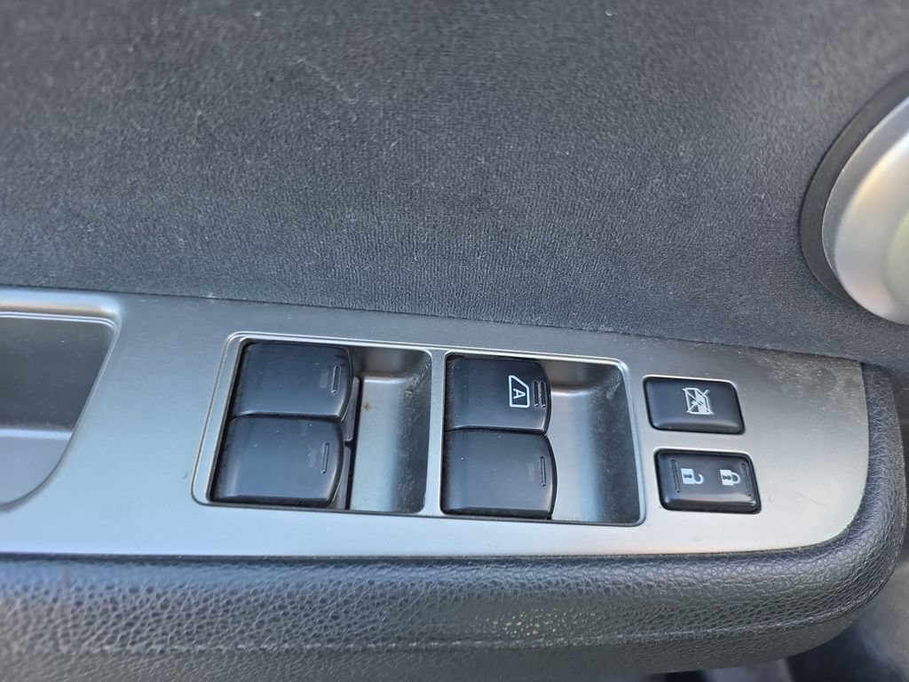 Used 2012 Nissan Versa 1.8 S w/ Special Edition Pkg FWD image 18
