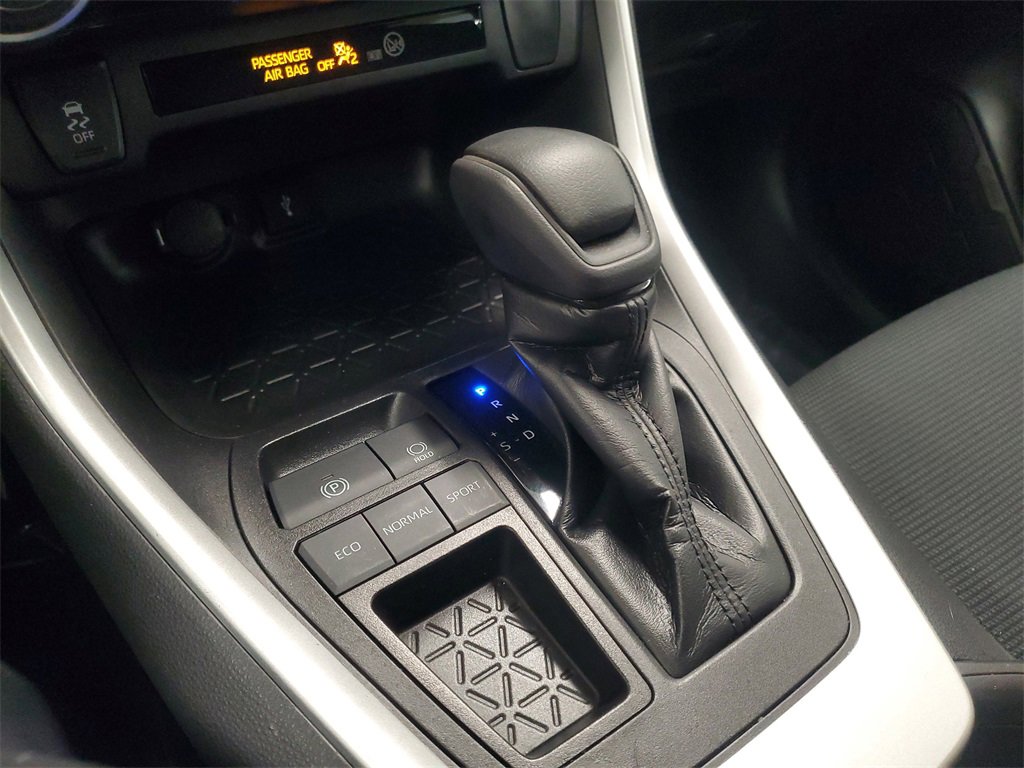 Certified 2022 Toyota RAV4 LE image 28