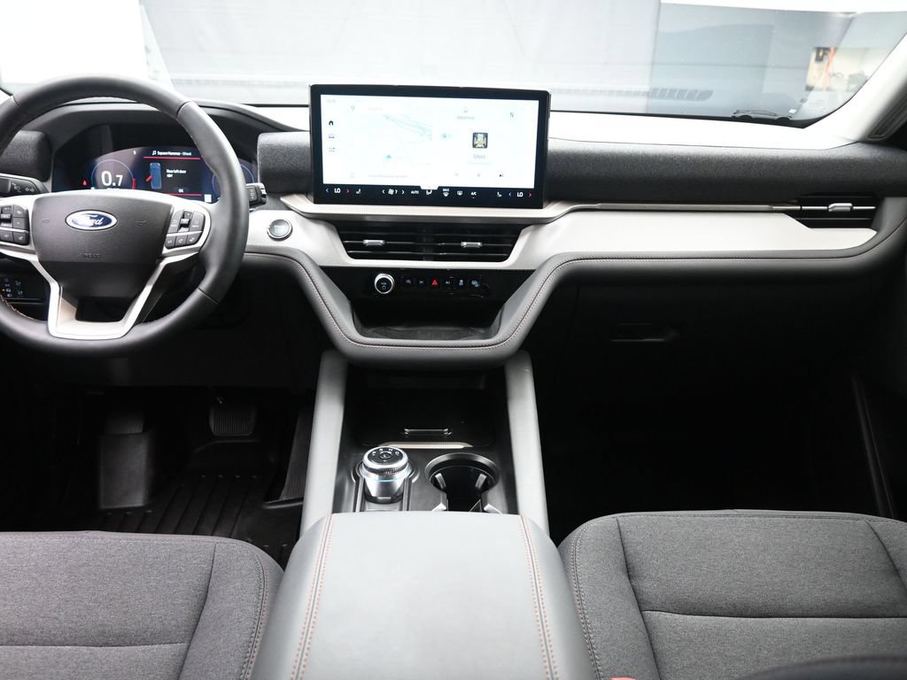 Used 2025 Ford Explorer Active RWD image 9