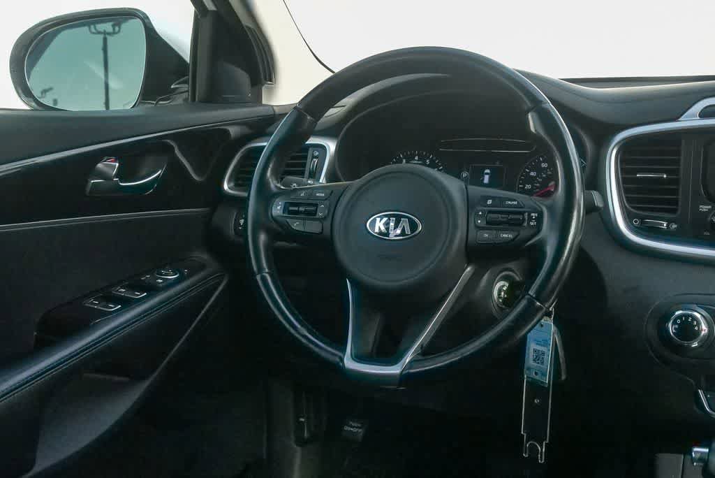 Used 2016 Kia Sorento LX w/ LX Convenience Package image 13