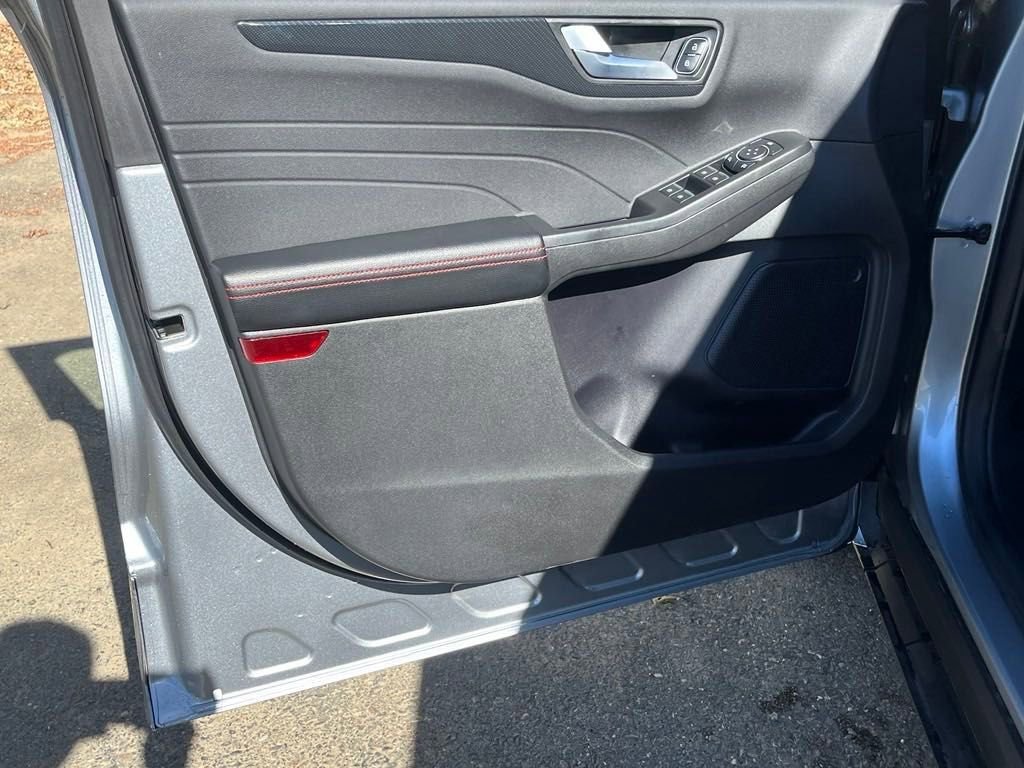 Used 2024 Ford Escape ST-Line w/ Tech Pack #1 image 10