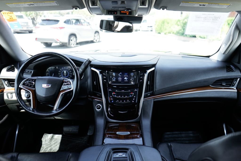 Used 2018 Cadillac Escalade ESV Premium Luxury image 29