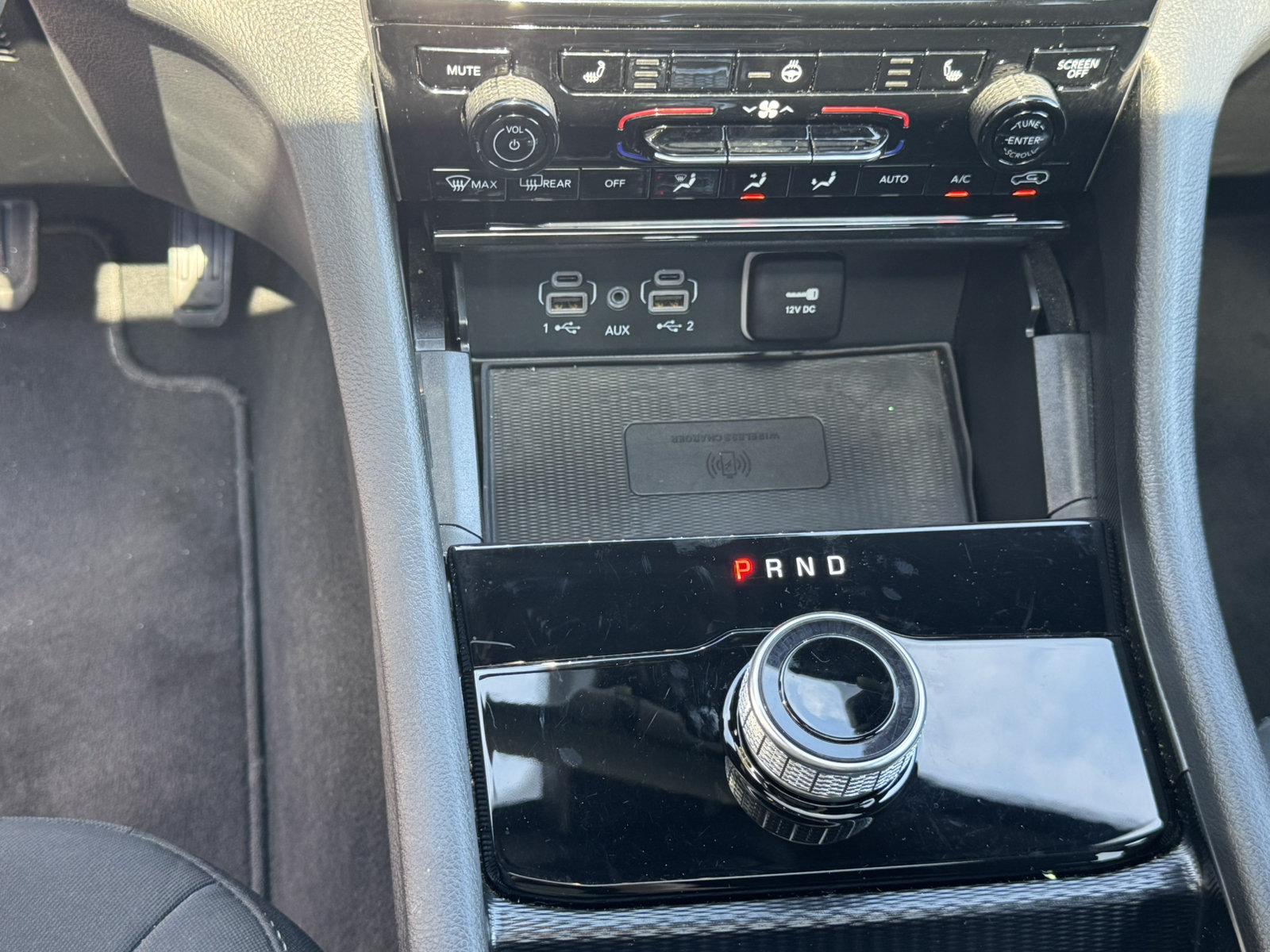 Used 2025 Jeep Grand Cherokee Laredo X w/ Luxury Tech Group I RWD image 30