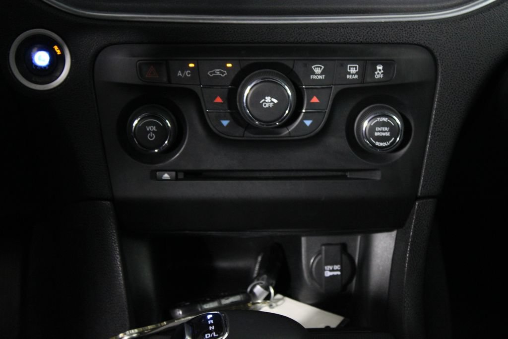 Used 2013 Dodge Charger SE w/ Connectivity Group RWD image 21