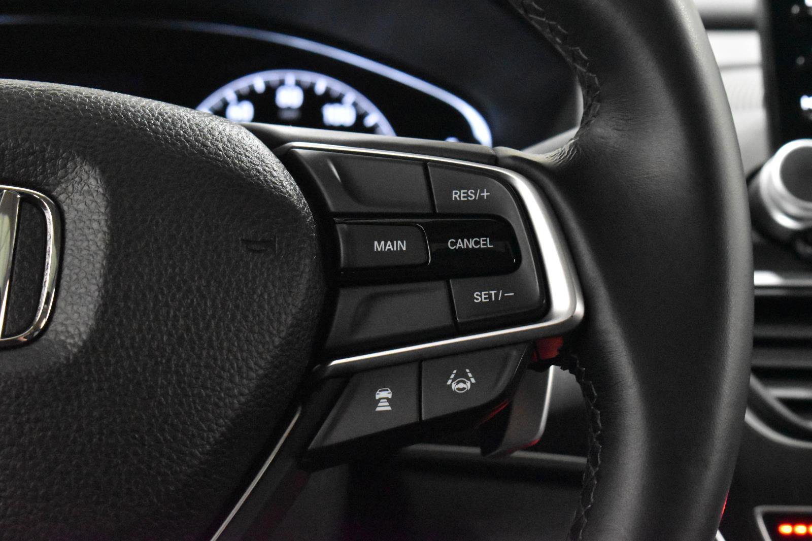 Used 2018 Honda Accord EX-L image 9