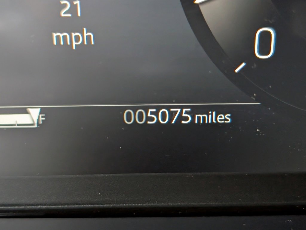 Used 2025 Land Rover Defender 110 image 23