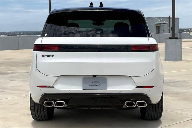 New 2025 Land Rover Range Rover Sport Dynamic SE image 4