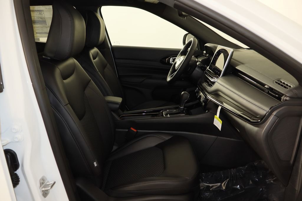 New 2026 Jeep Compass Latitude image 19