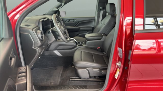 Used 2024 Chevrolet Colorado Trail Boss w/ Advanced Trailering Package AWD/4WD image 8