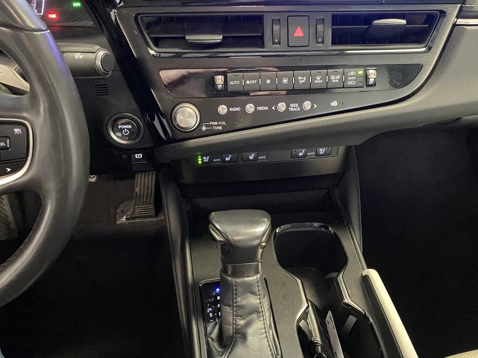 Used 2023 Lexus ES 300h w/ Premium Package image 15