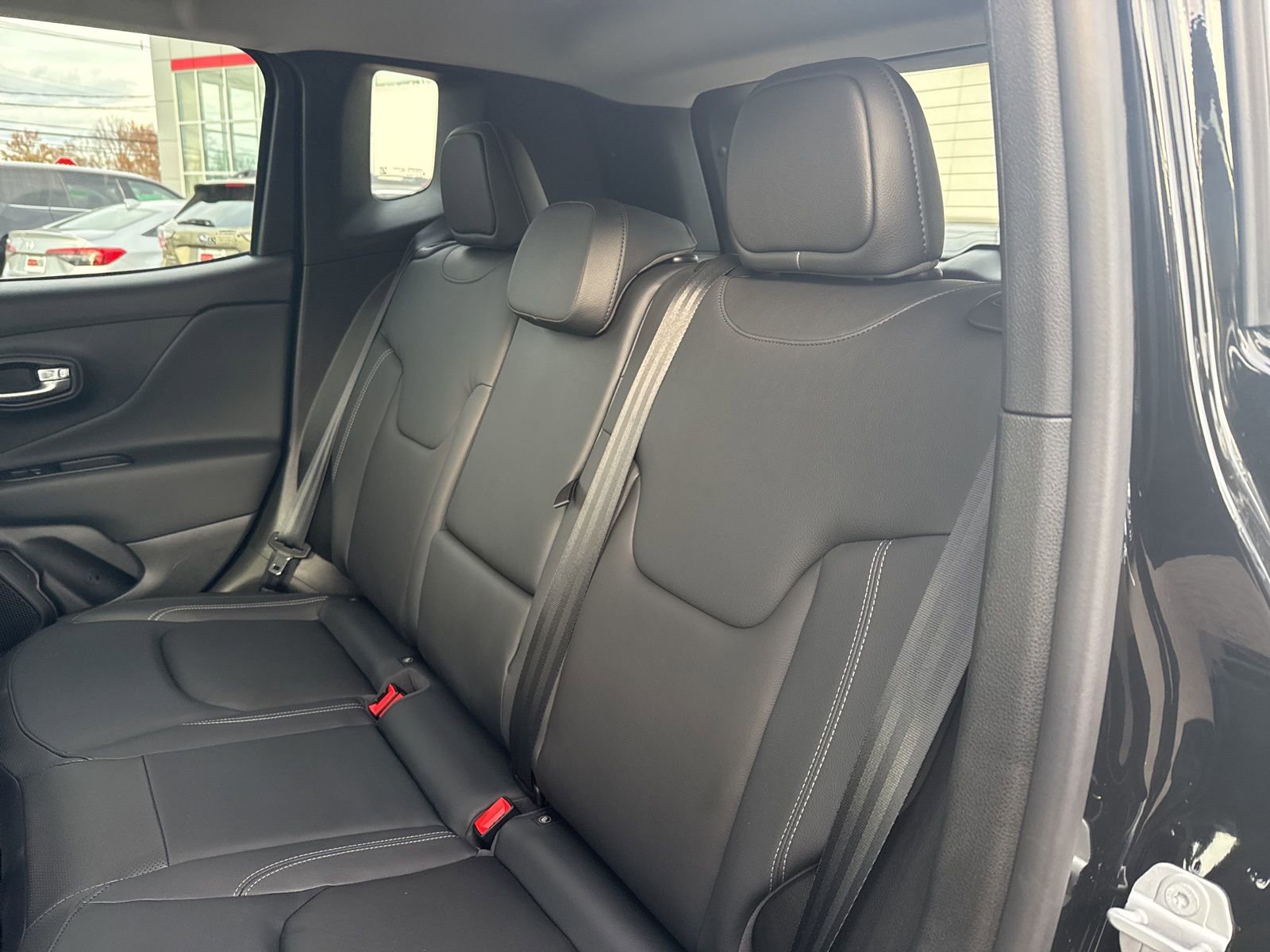 Used 2022 Jeep Renegade Limited image 13