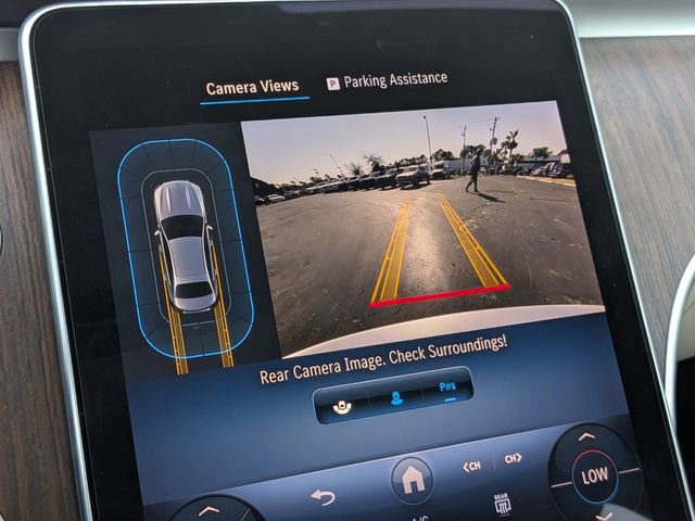 Used 2025 Mercedes-Benz C 300 Sedan image 23