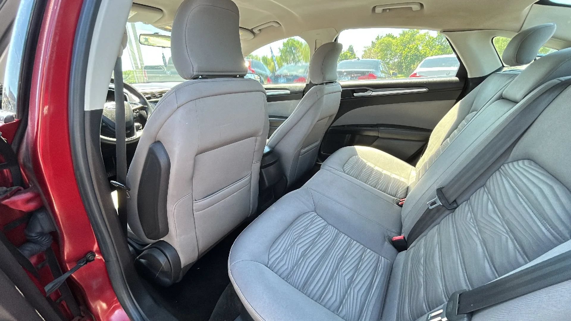 Used 2016 Ford Fusion S FWD image 19