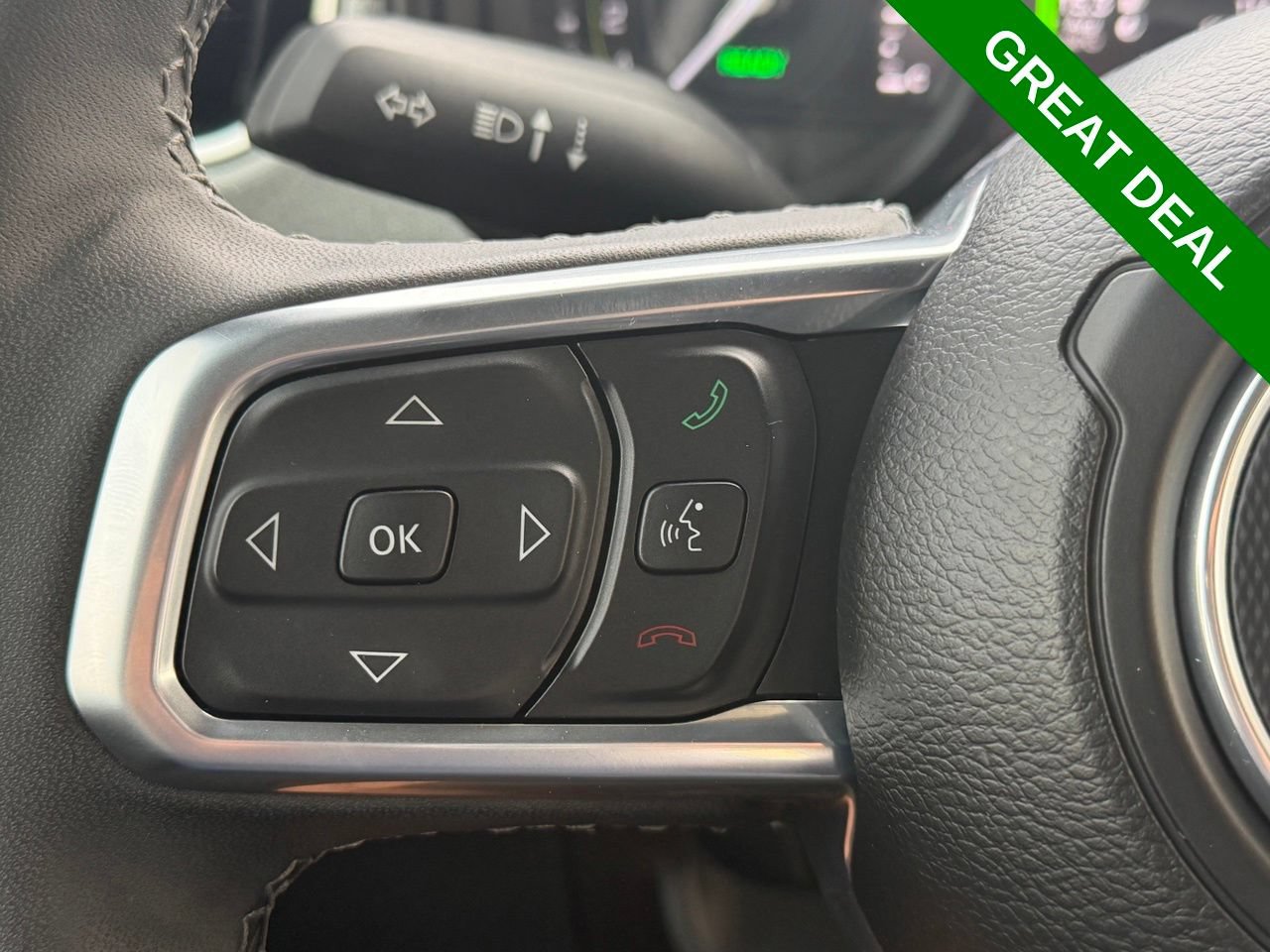 Used 2025 Jeep Wrangler Unlimited Sahara w/ Safety Group AWD/4WD image 10