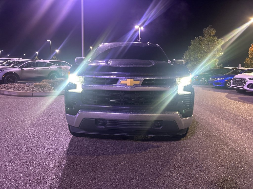 Used 2024 Chevrolet Silverado 1500 LT image 2