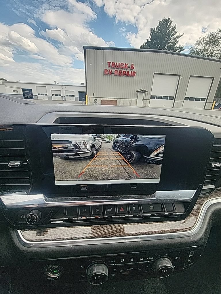 Used 2022 Chevrolet Silverado 1500 LT AWD/4WD image 19