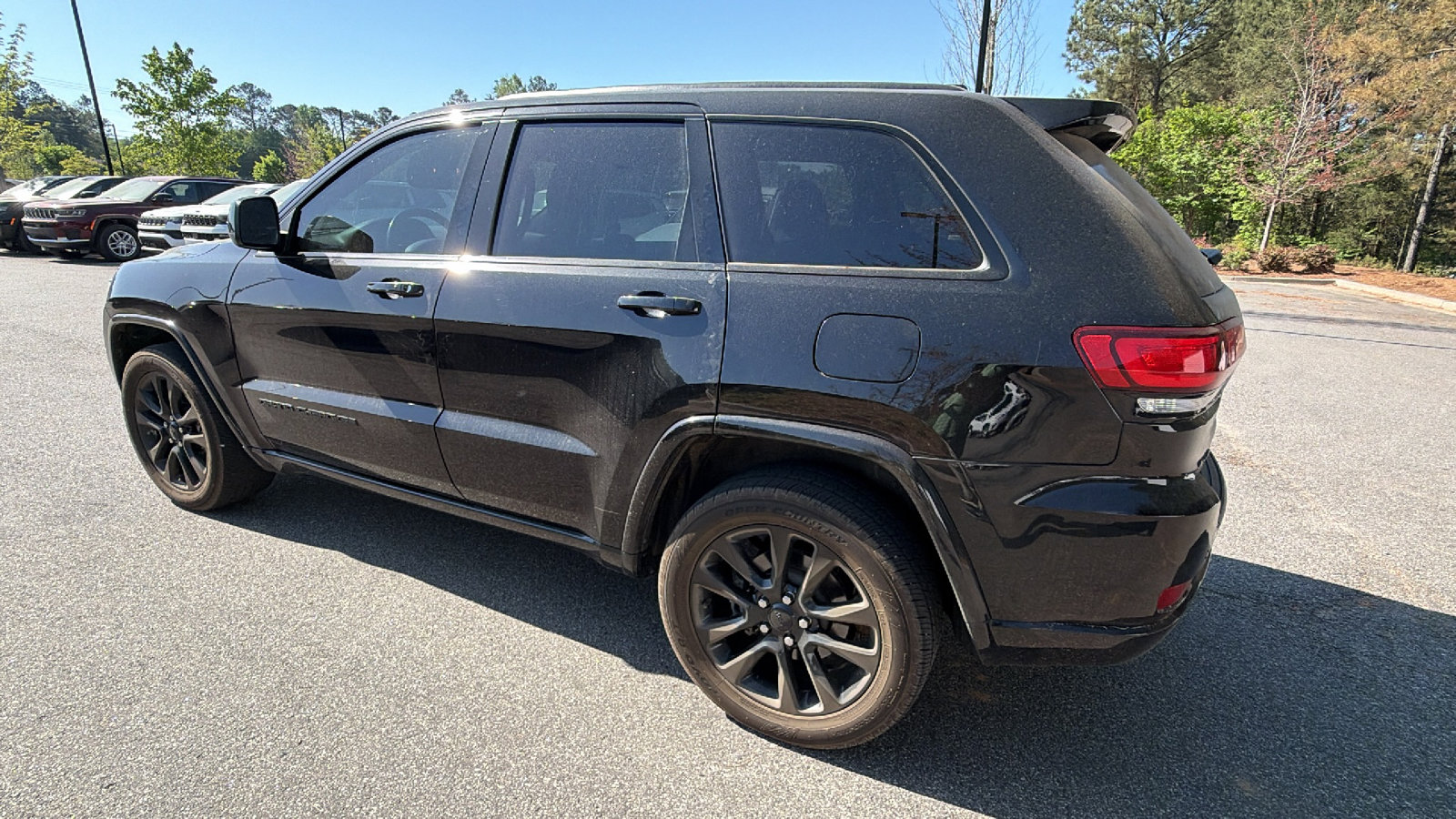 Used 2021 Jeep Grand Cherokee Laredo X AWD/4WD image 10