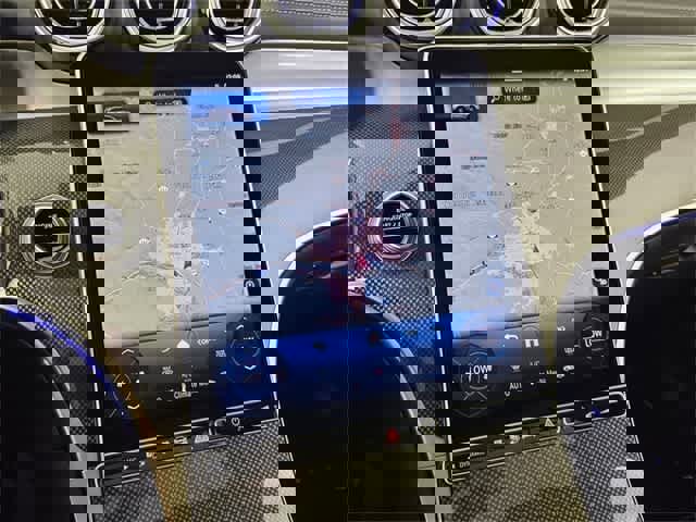 Used 2025 Mercedes-Benz GLC 350e GLC 350e image 30