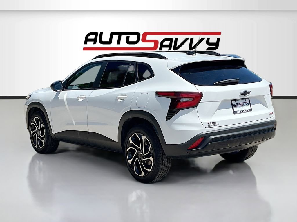 Used 2025 Chevrolet Trax RS w/ Sunroof Package image 5
