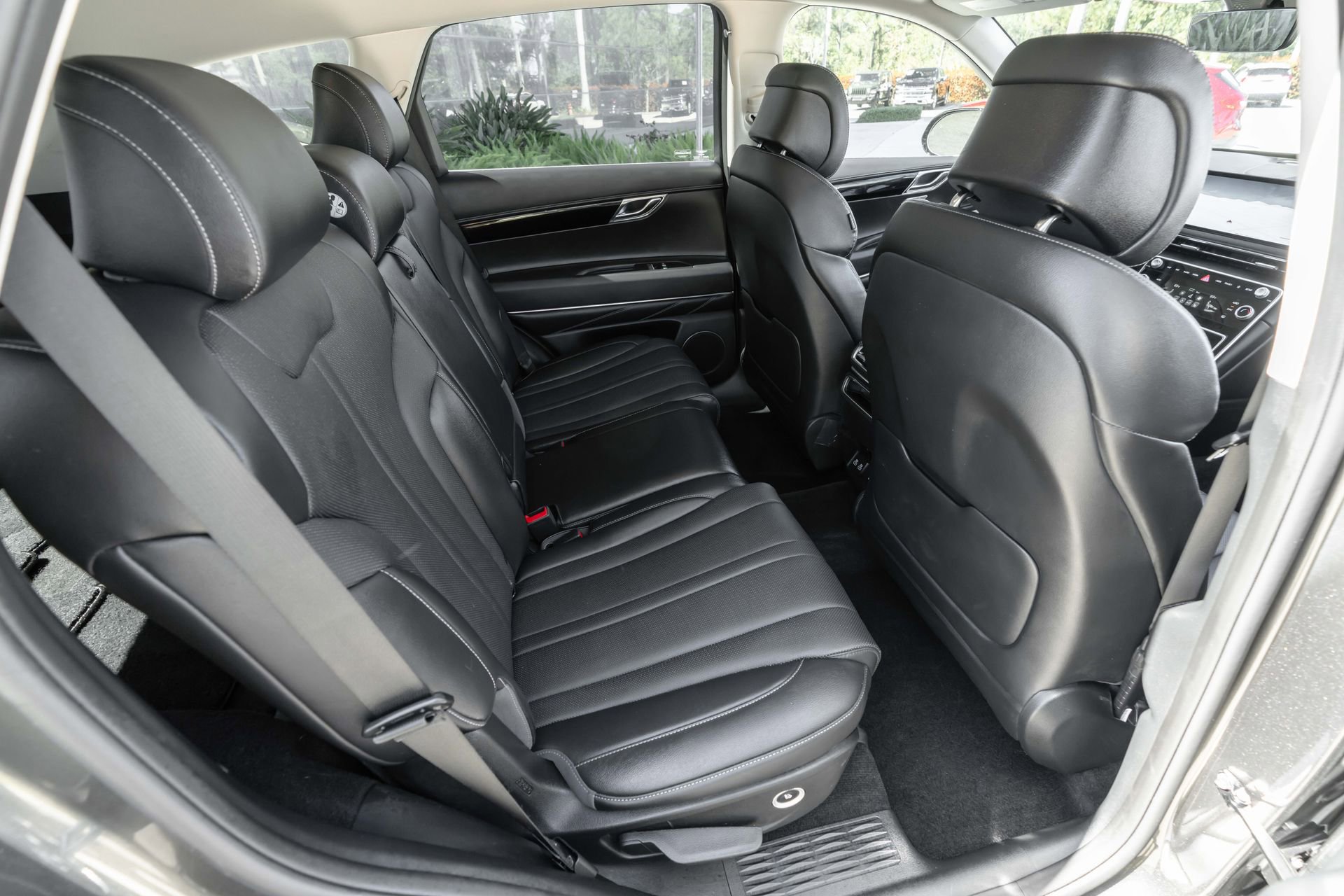 Used 2025 Genesis GV80 2.5T Standard image 35