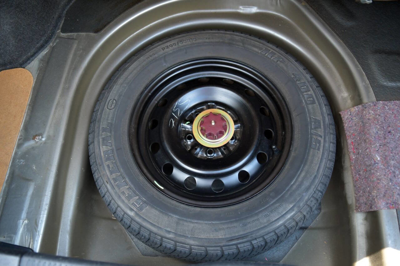 Used 2001 Toyota Camry XLE image 24