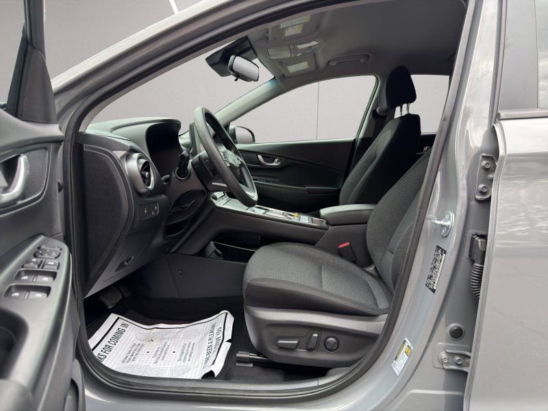 Used 2023 Hyundai Kona SE FWD image 9