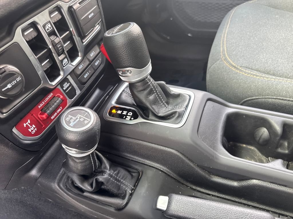 Used 2024 Jeep Gladiator Sport image 16