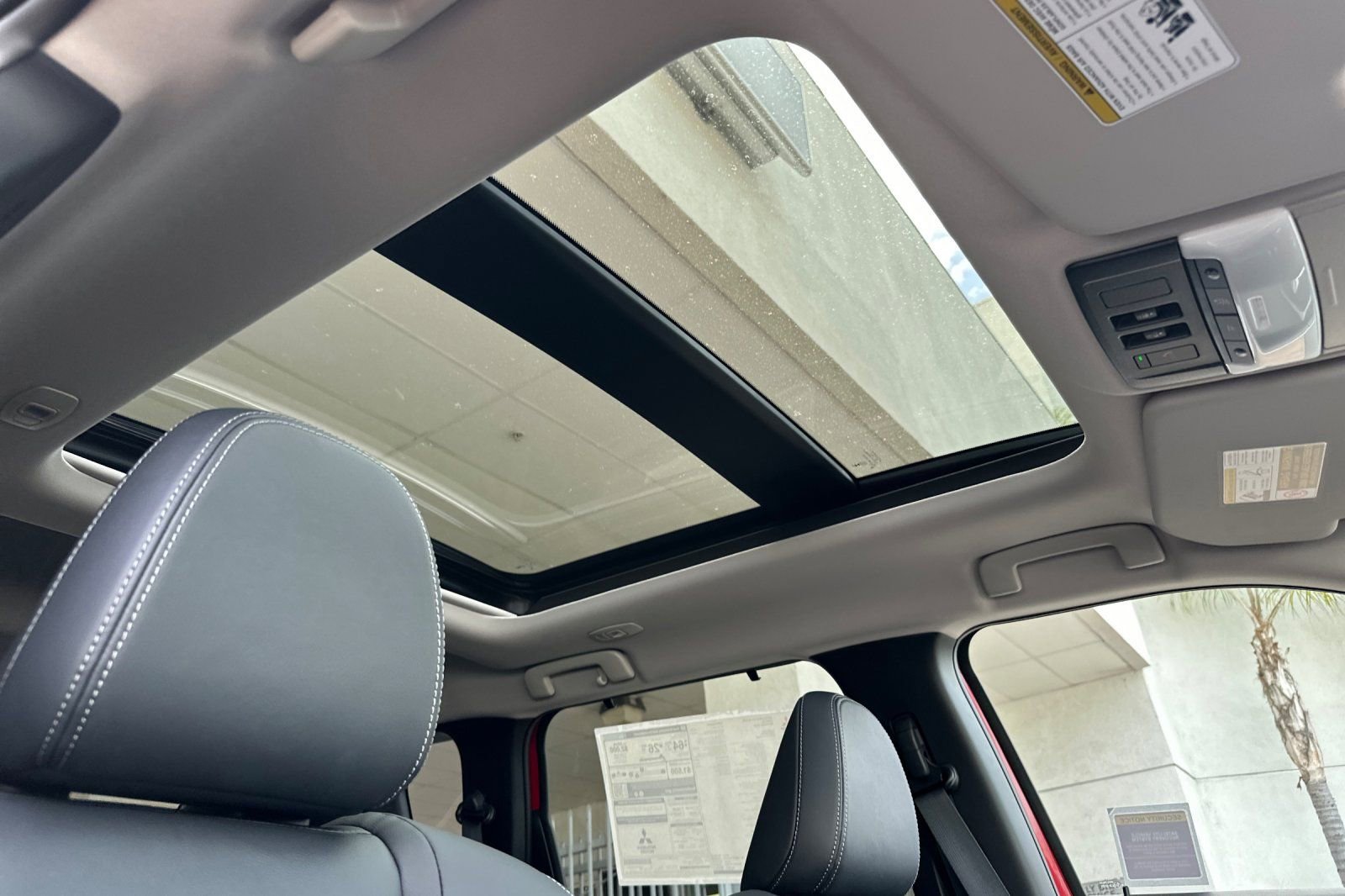 New 2025 Mitsubishi Outlander SEL image 16