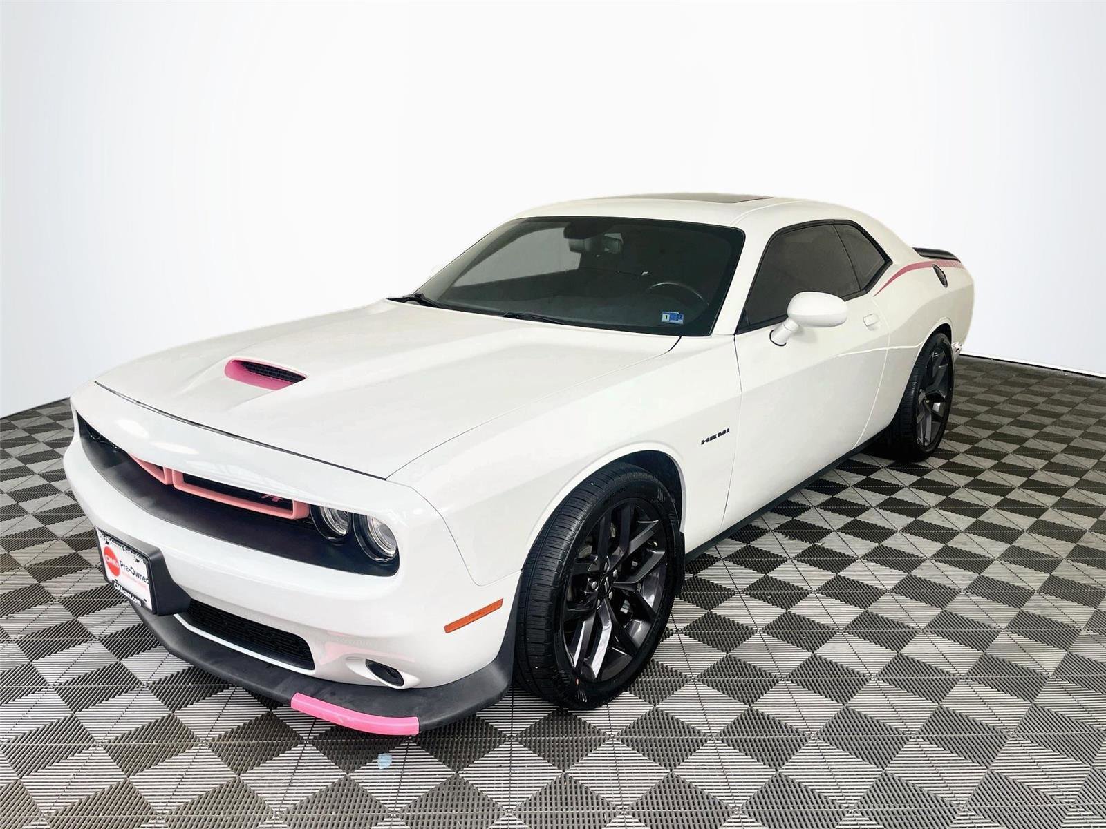 Used 2020 Dodge Challenger R/T w/ Driver Convenience Group RWD image 3